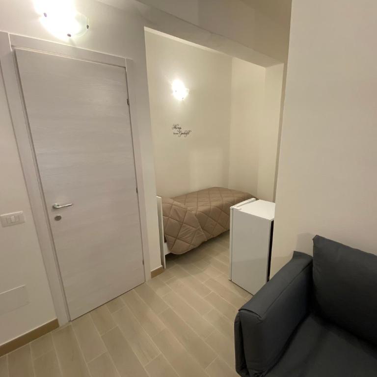 IN CENTRO ROOMS Vicino Cefalù SELF-CHEK-IN - Quadruple Room with Balcony - 7