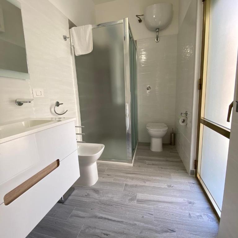 IN CENTRO ROOMS Vicino Cefalù SELF-CHEK-IN - Quintuple Room with Balcony - 1