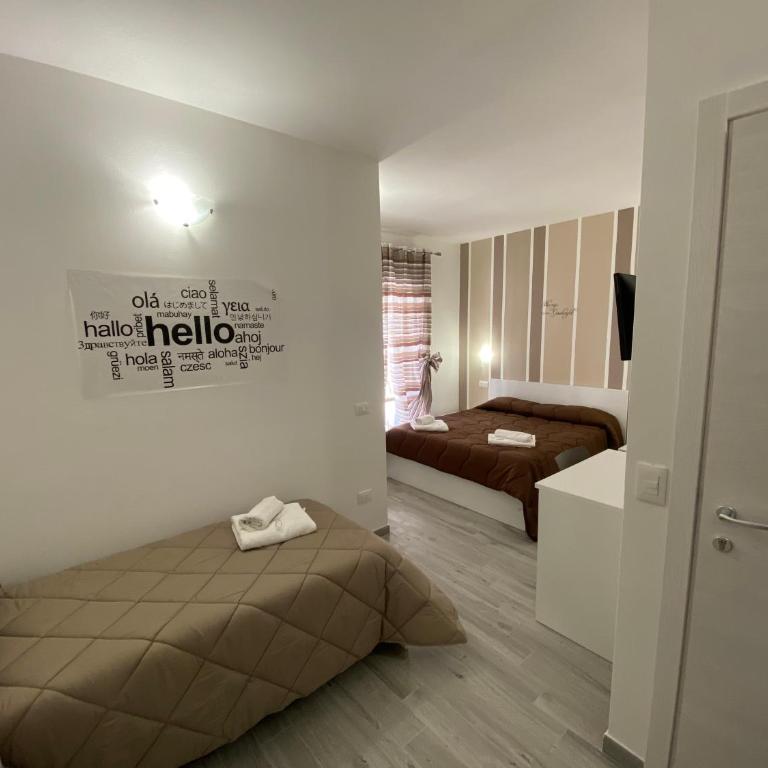 IN CENTRO ROOMS Vicino Cefalù SELF-CHEK-IN - Quintuple Room with Balcony - 5