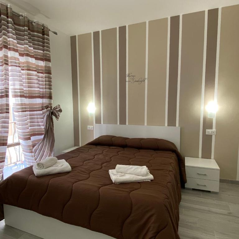 IN CENTRO ROOMS Vicino Cefalù SELF-CHEK-IN - Quintuple Room with Balcony - 6