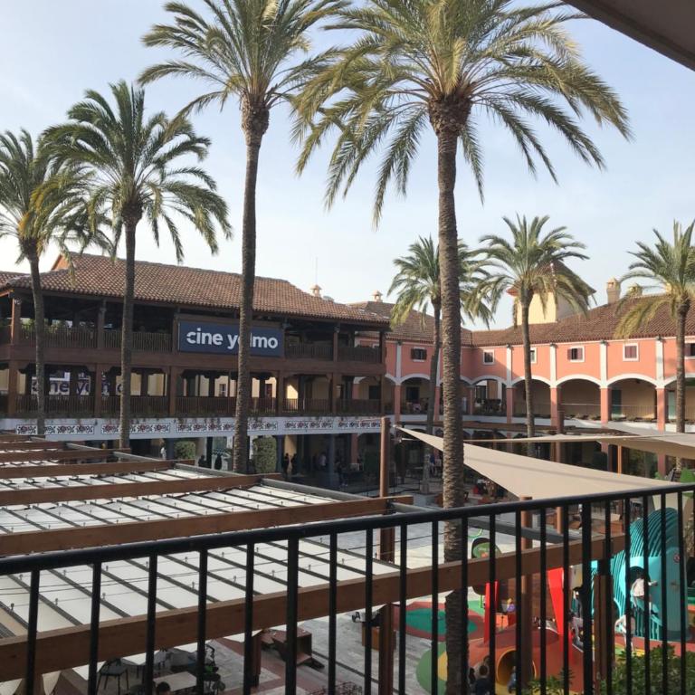 ESTUDIO LOFT en el Centro para 4 Personas Cama doble y sofá nuevo de cama doble Check in a partir de las 15 pm o antes si estuviera libre Con wifi Grandes ventanales - Estudio - 73