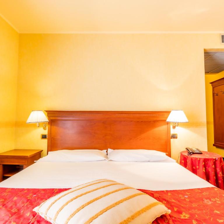Hotel Cristallo - Camera Tripla Standard - 8