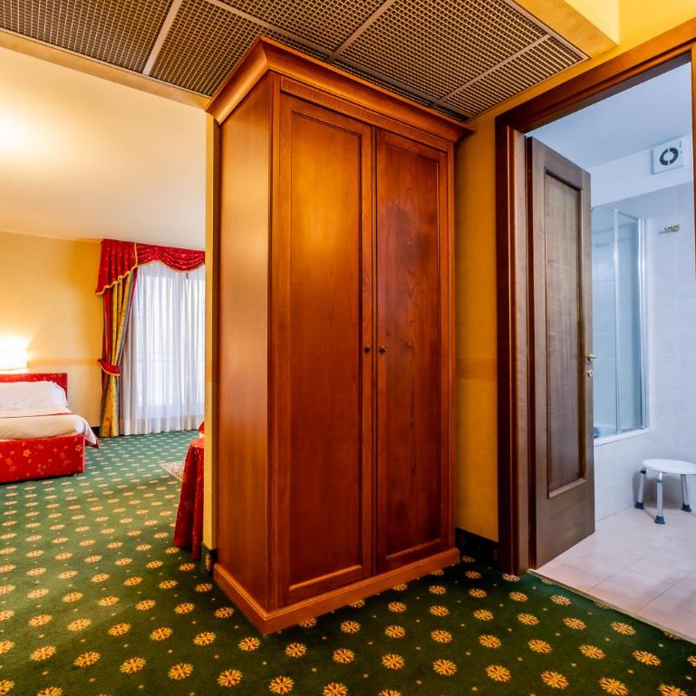 Hotel Cristallo - Camera Tripla Standard - 10
