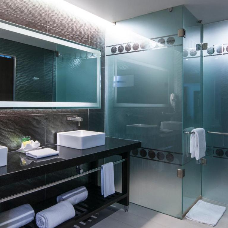 Holiday Inn Mexico Zona Centro by IHG - Premium King Room - 2