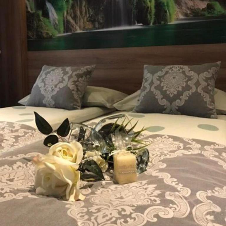 Hotel Tazz - River Front Oasis Collection - Standard Double Room - 5