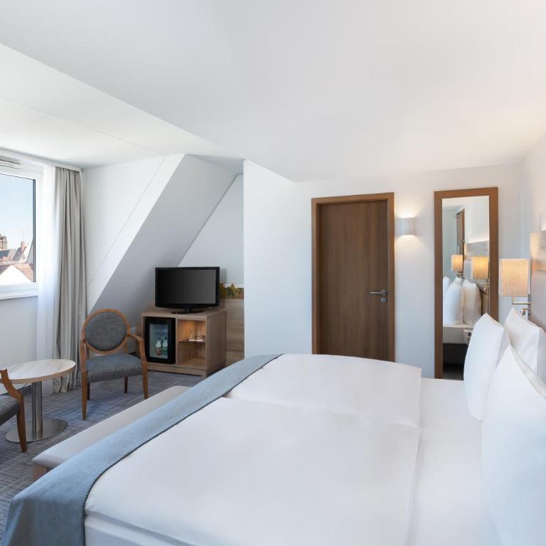 Holiday Inn Nürnberg City Centre by IHG - Superior Zimmer mit Kingsize-Bett - 7