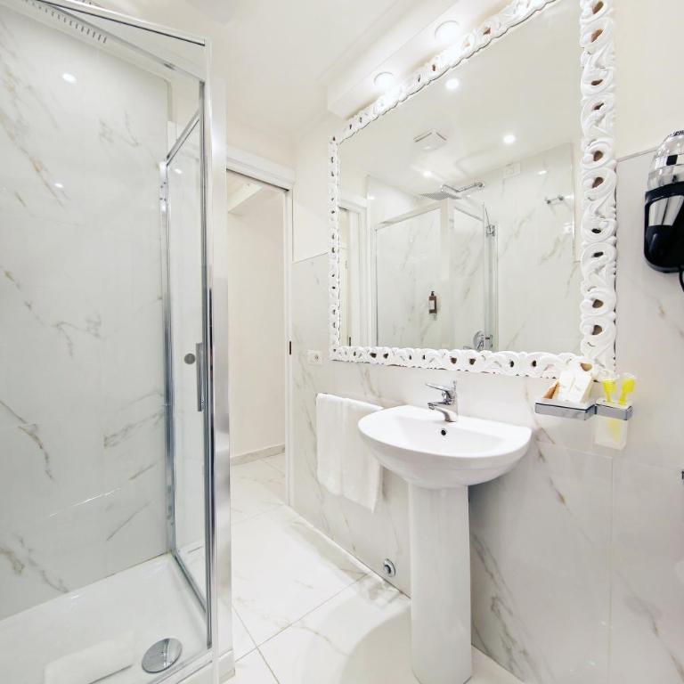 La Maisonnette Tritone Trevi Apartment Rome - Two-Bedroom Apartment - 50