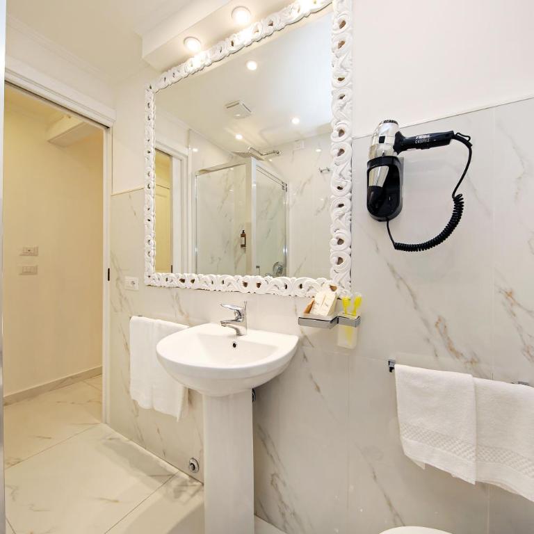 La Maisonnette Tritone Trevi Apartment Rome - Two-Bedroom Apartment - 51