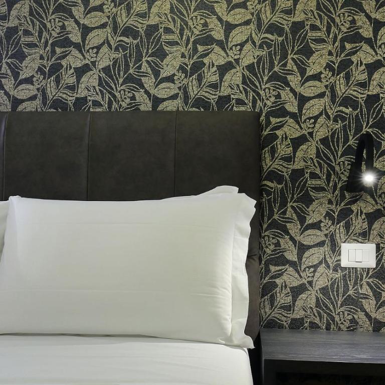 Residenza D'Epoca Al Numero 8 - Standard Double or Twin Room - 9