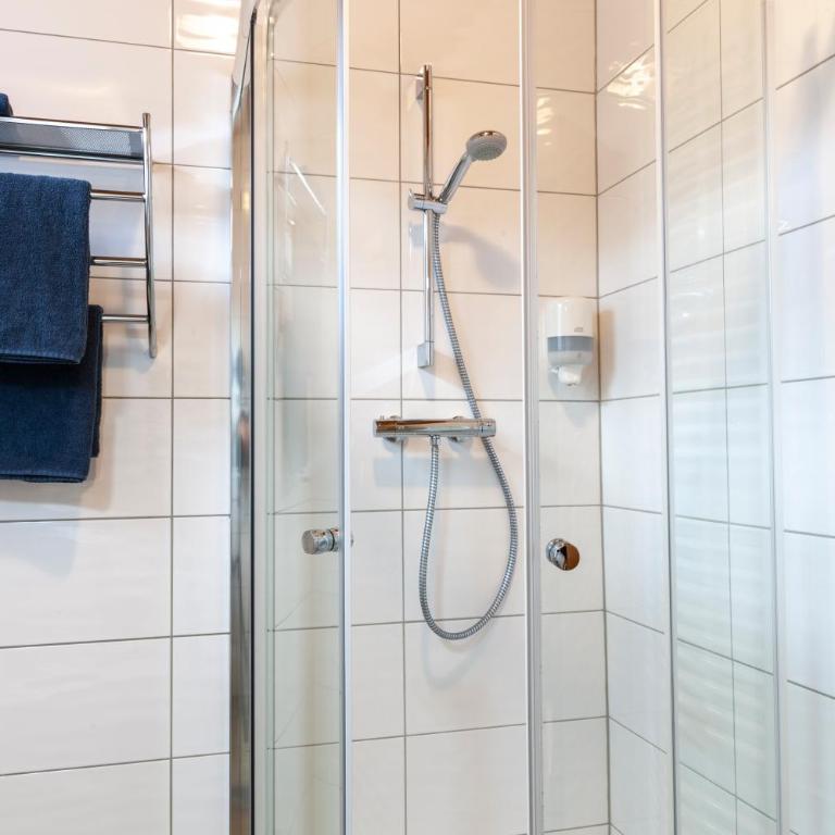 Pension Almhof - Familienzimmer mit Balkon - 2