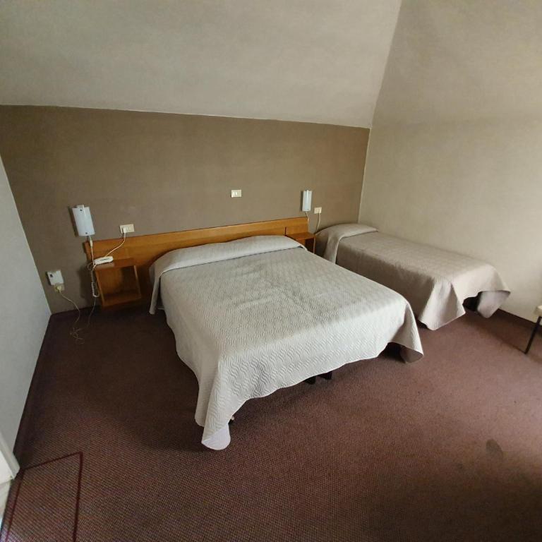 Hotel Giovanna - Chambre Familiale (5 Adultes) - Annexe - 1