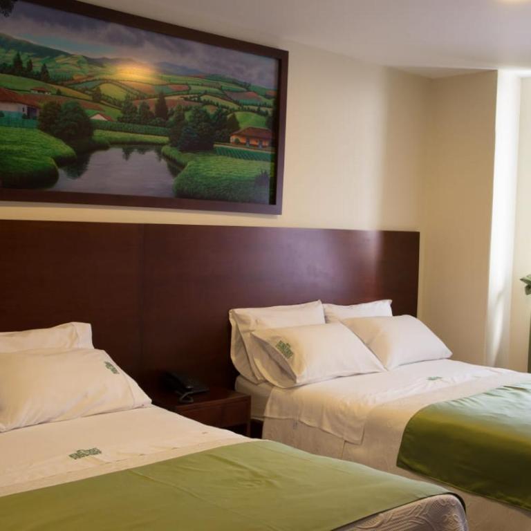 Hotel Nubes Verdes - Habitación cuádruple - 1