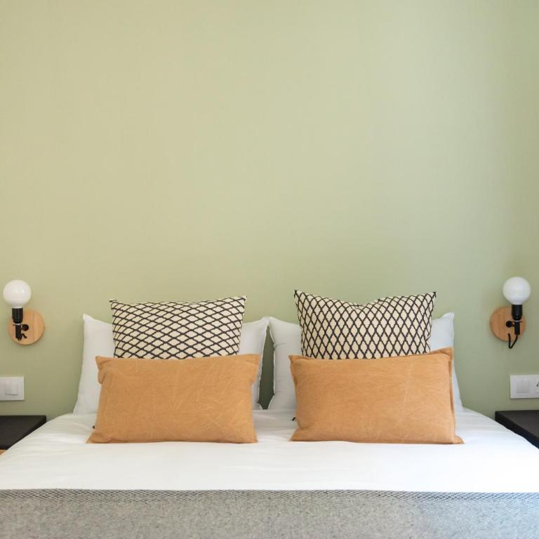 Diagonal Apartments by Olala Homes - Two-Bedroom Apartment - 14