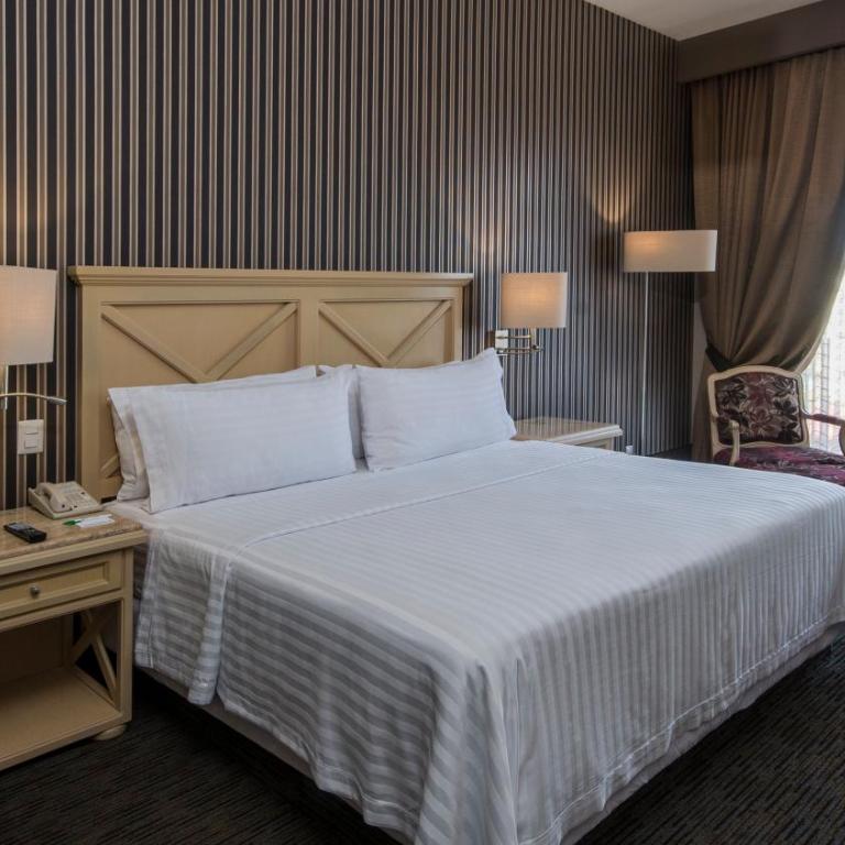 Holiday Inn Queretaro Centro Historico by IHG - Standard King Room - Top Floor - 3