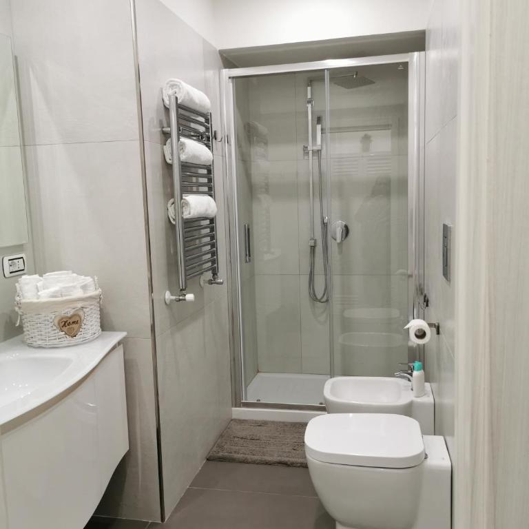 Residenza Napoli Centrale - Appartamento con 2 Camere da Letto - 11