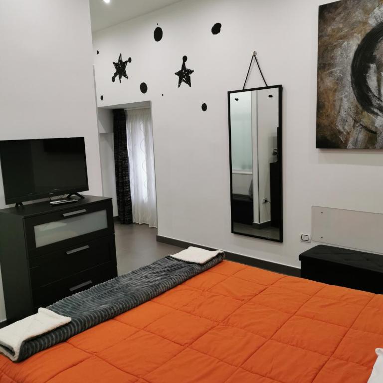 Residenza Napoli Centrale - Appartamento con 2 Camere da Letto - 8