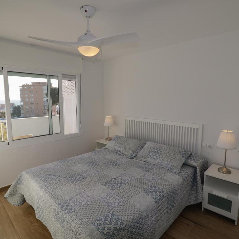 New sunny close to the beach sea views - Apartment - 10