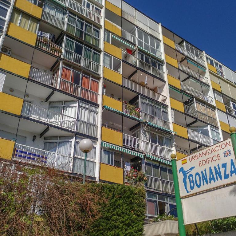 New sunny close to the beach sea views - Apartment - 18
