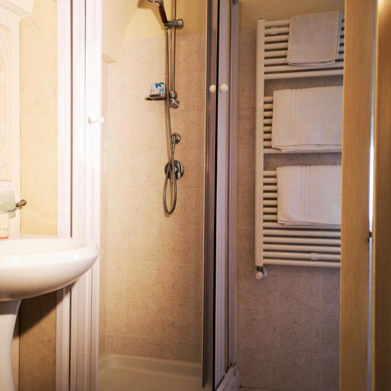 Archetto Bianco - Camera Matrimoniale con Bagno Privato - 8