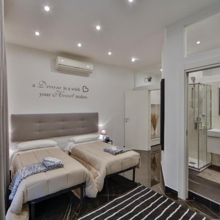 Residenza Napoli Centrale - Appartamento con 2 Camere da Letto - 24