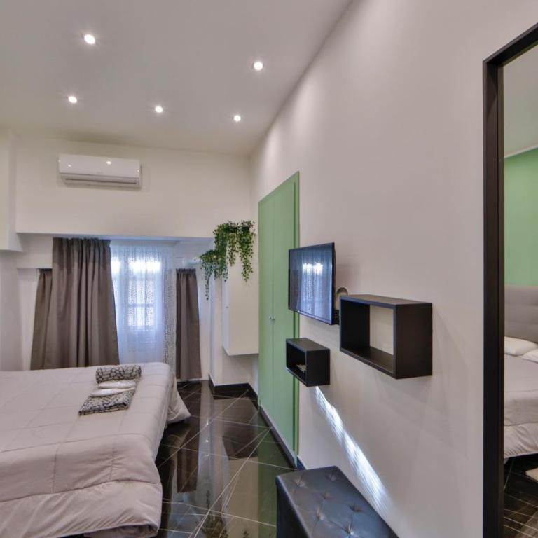 Residenza Napoli Centrale - Appartamento con 2 Camere da Letto - 27