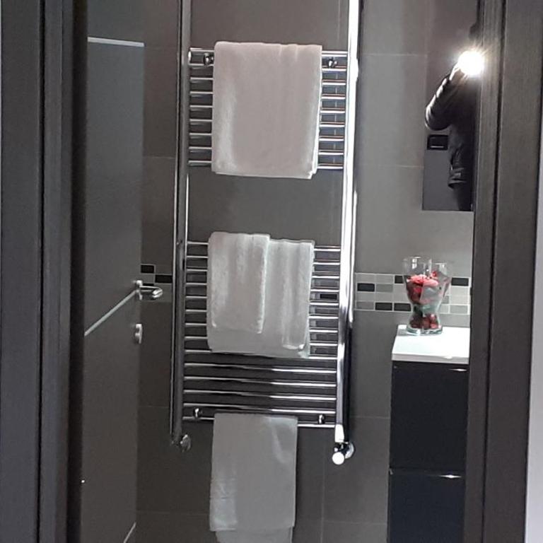 THE ATTIC ROOM - Triple Room with Private Bathroom - 10