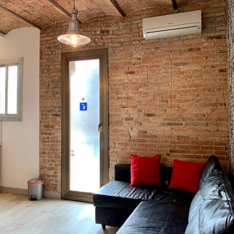 Black & White - Three-Bedroom Apartment - 9