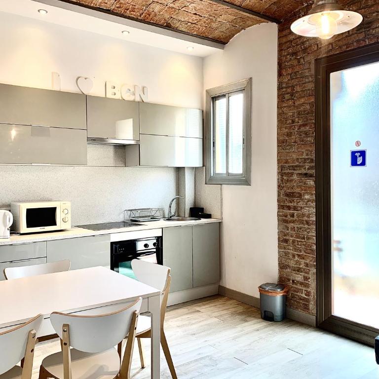 Black & White - Three-Bedroom Apartment - 8