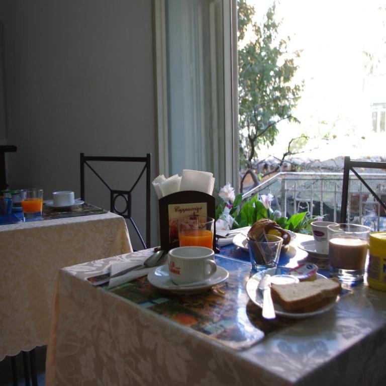 Tucci's Roma Guest House - Camera Matrimoniale con Vista Giardino - 13