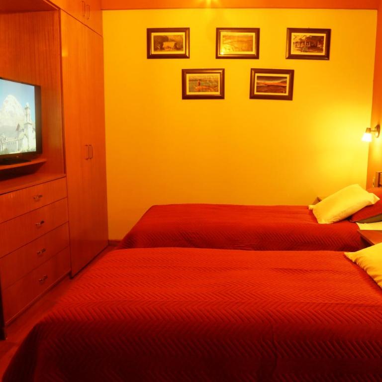 Hostal Cagnapa Restobar - Twin Room with Private Bathroom - 6