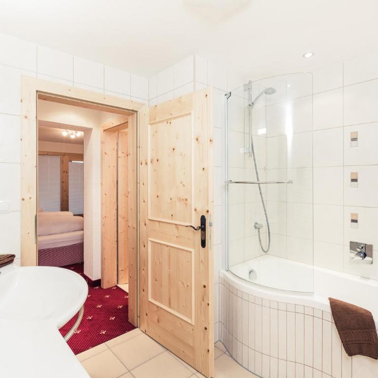 Leni Mountain Appartements - Apartment mit Terrasse - 1