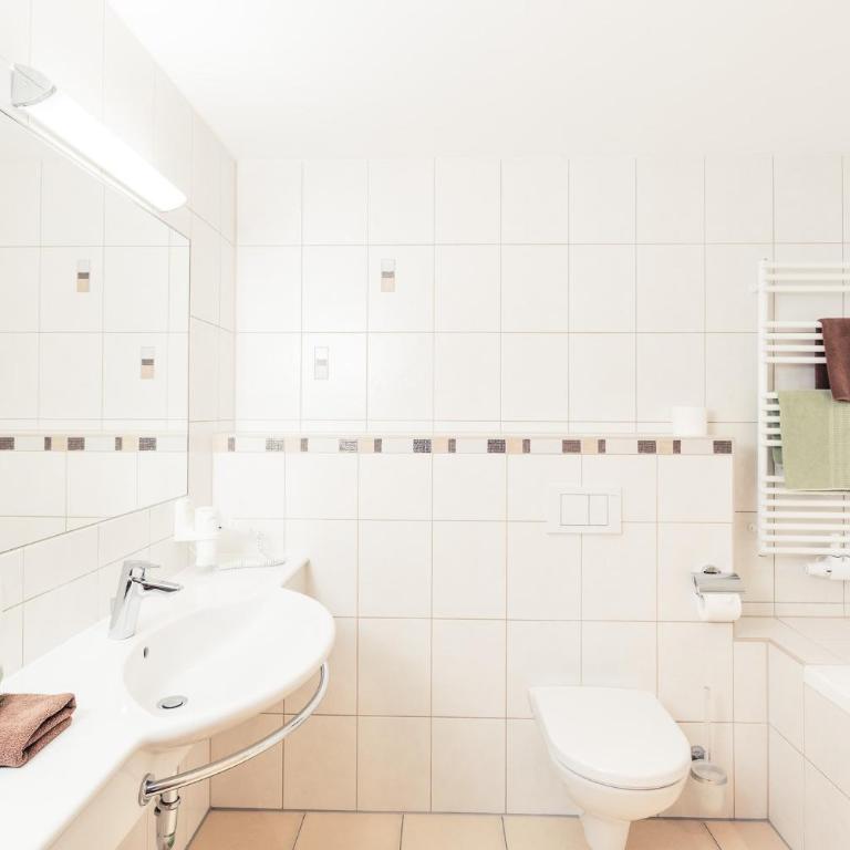 Leni Mountain Appartements - Apartment mit Balkon - 1