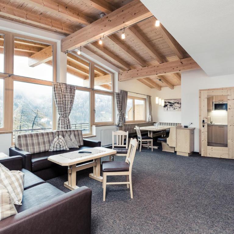 Leni Mountain Appartements - Apartment mit Balkon - 5