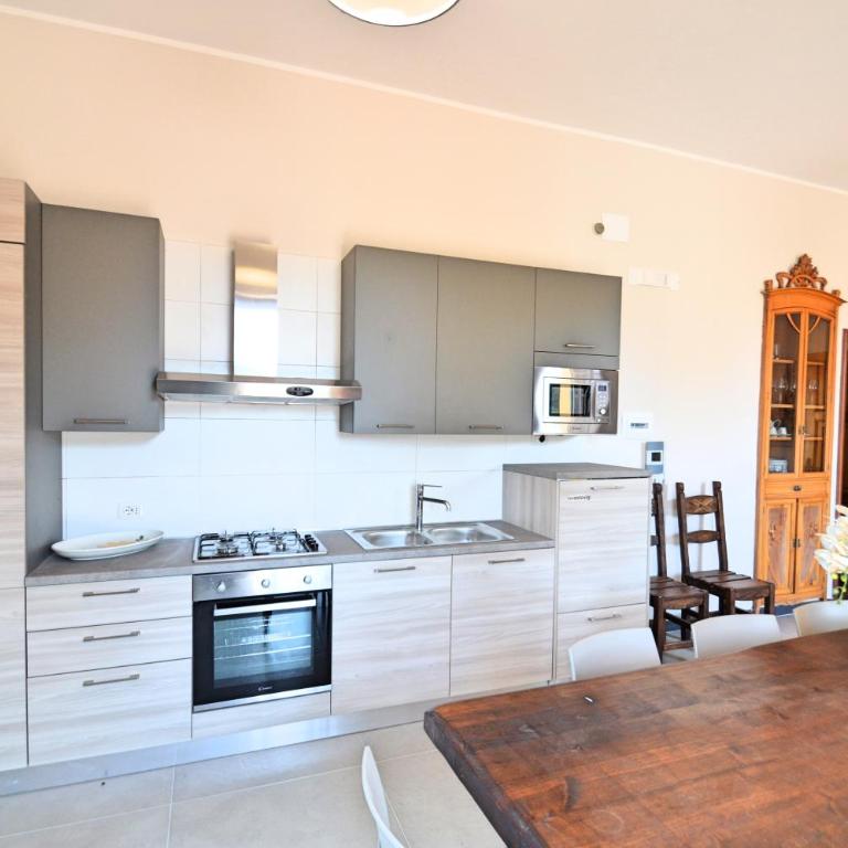 Villa La Timpa - antica e maestosa villa con jacuzzi privata con una meravigliosa vista sull'Etna e sul mare - Villa Deluxe - 18