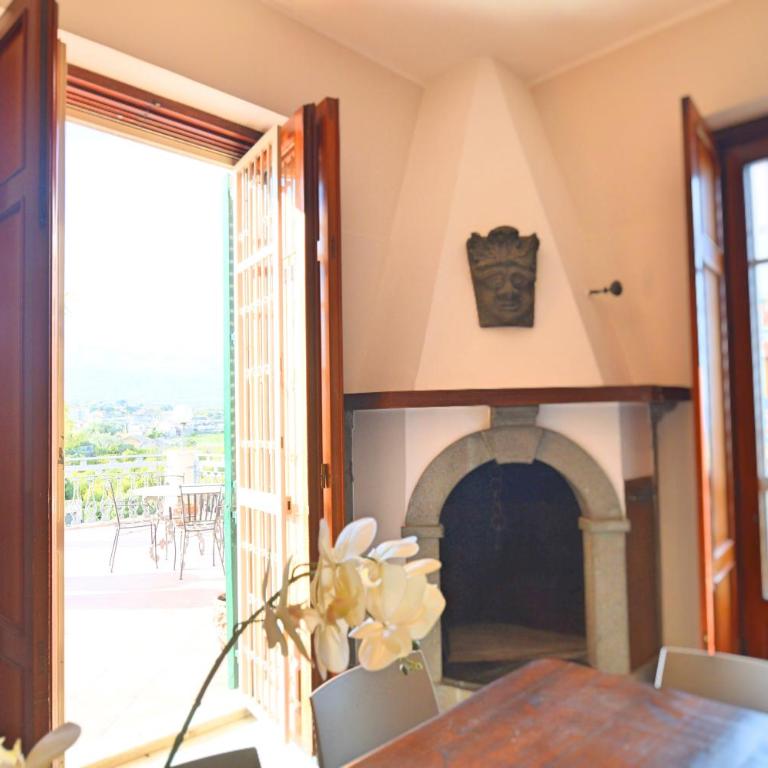 Villa La Timpa - antica e maestosa villa con jacuzzi privata con una meravigliosa vista sull'Etna e sul mare - Villa Deluxe - 6