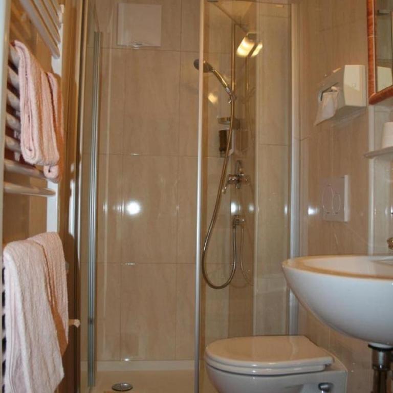 Wellness Pension Hollaus - Dreibettzimmer - 1