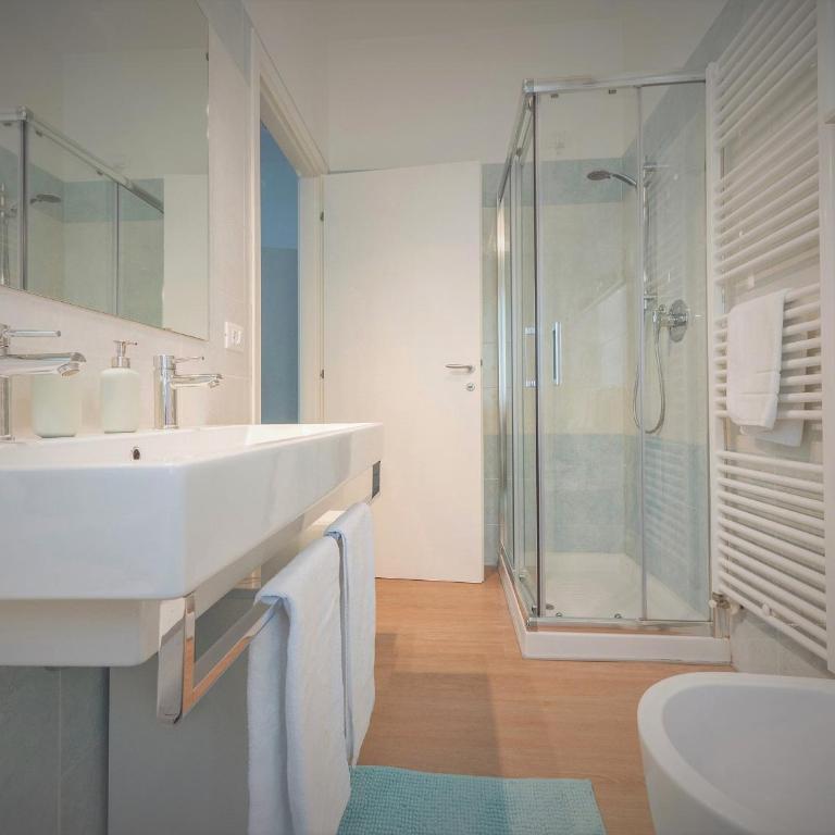 Villa Due Giardini - Camera Tripla con Bagno Privato - 4