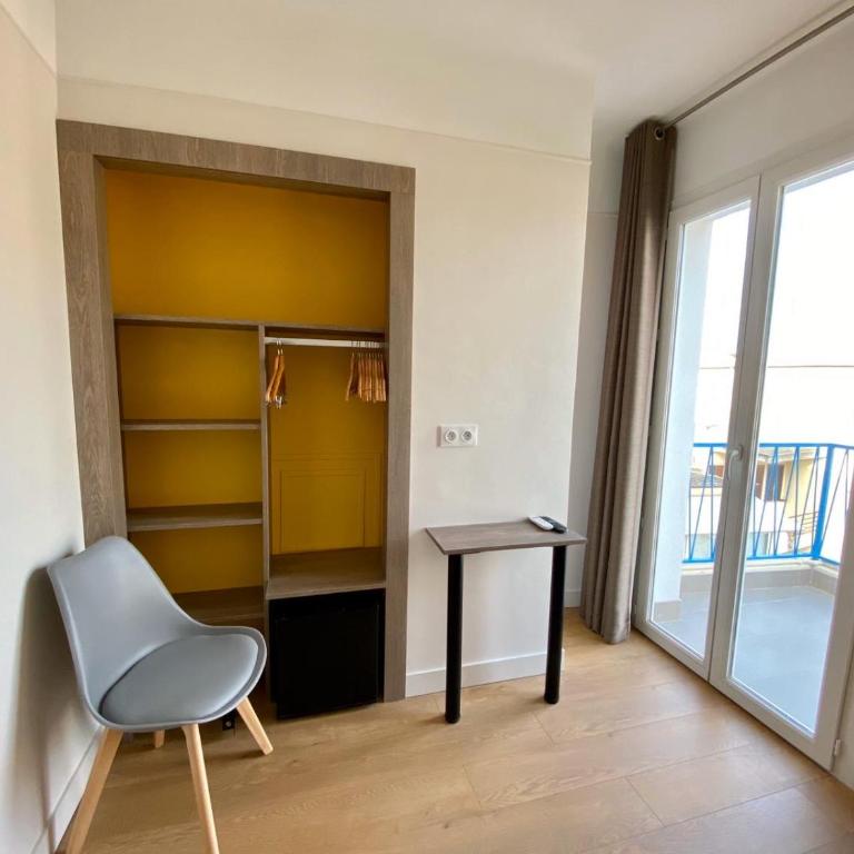 Hotel Courbet - Chambre Simple Économique - 3