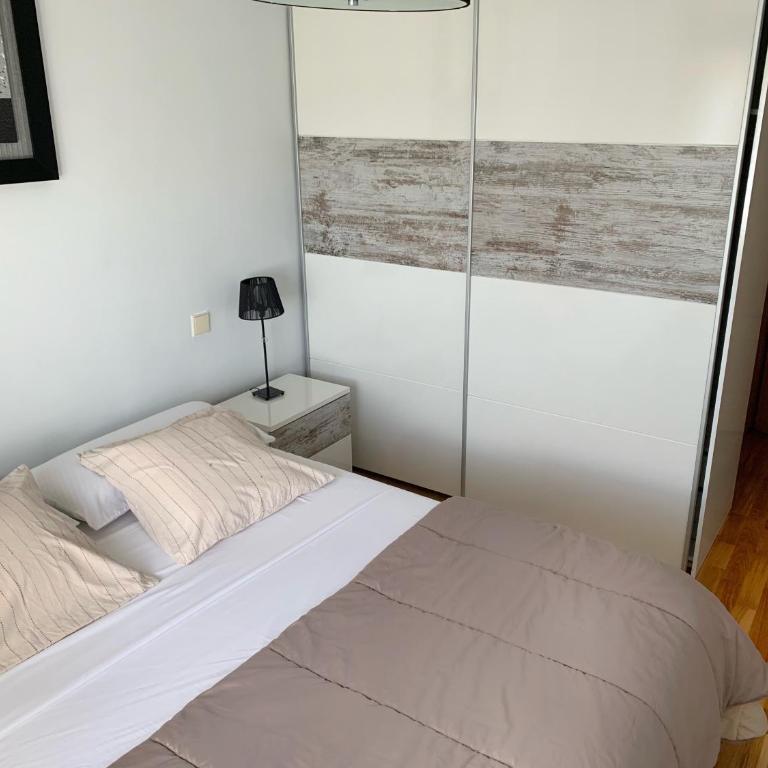 Apto Alma Parking y Piscina GRATIS - Three-Bedroom Apartment - 2