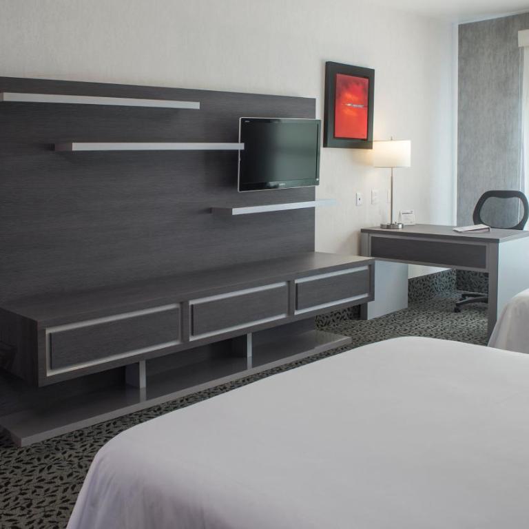 Holiday Inn Express & Suites Queretaro by IHG - Studio Suite with Two Queen Beds - 7