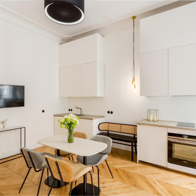 Habitat Parisien - 1BR-1BA - Louvre - One-Bedroom Apartment - 8