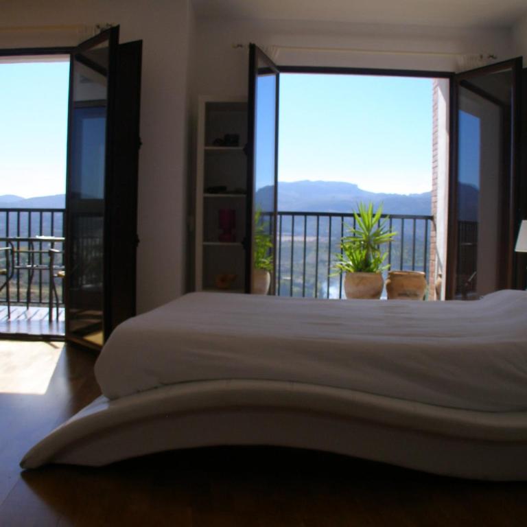 Vistas de Ronda - Suite con bañera de hidromasaje y cama grande - 1
