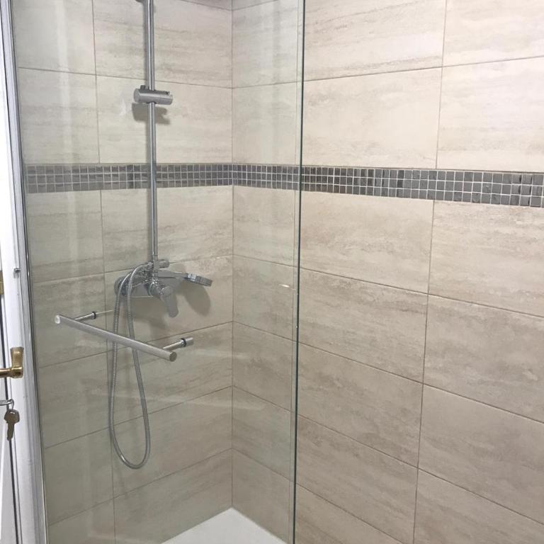 Pensión La Intermodal - Gran Habitación Doble con baño compartido - 21