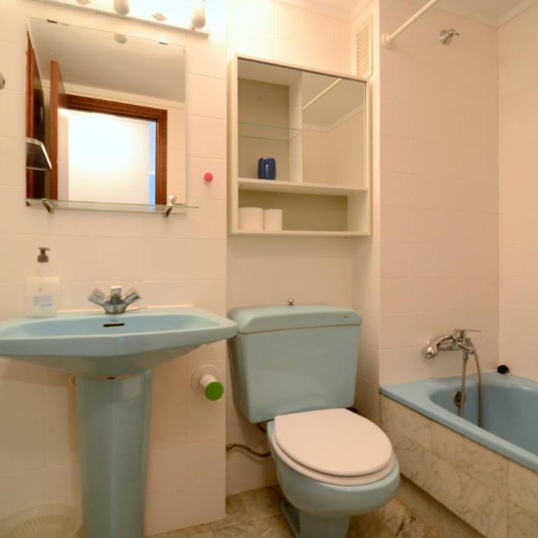 MEDES PARK I 2-7 - One-Bedroom Apartment - 12