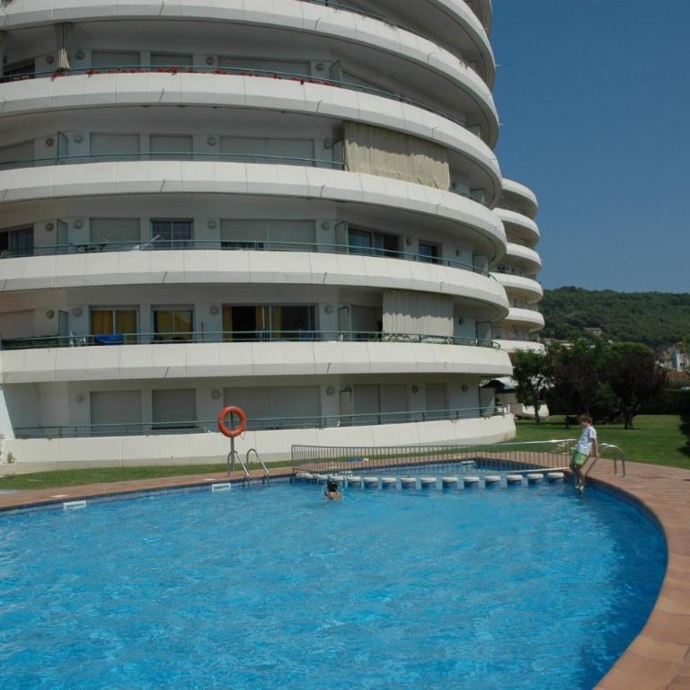 MEDES PARK II 4-3 - One-Bedroom Apartment - 1