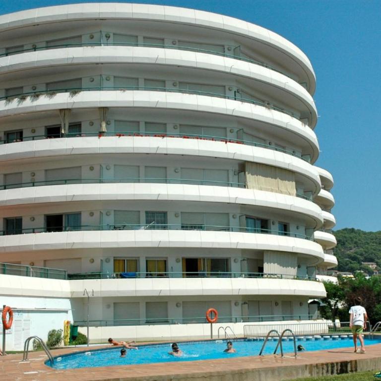 MEDES PARK II 4-3 - One-Bedroom Apartment - 3