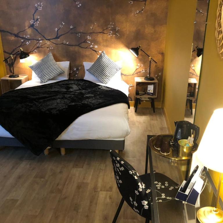 Hotel Du Cygne Tours - Chambre Quadruple Uniquement Accessible par les Escaliers - 5