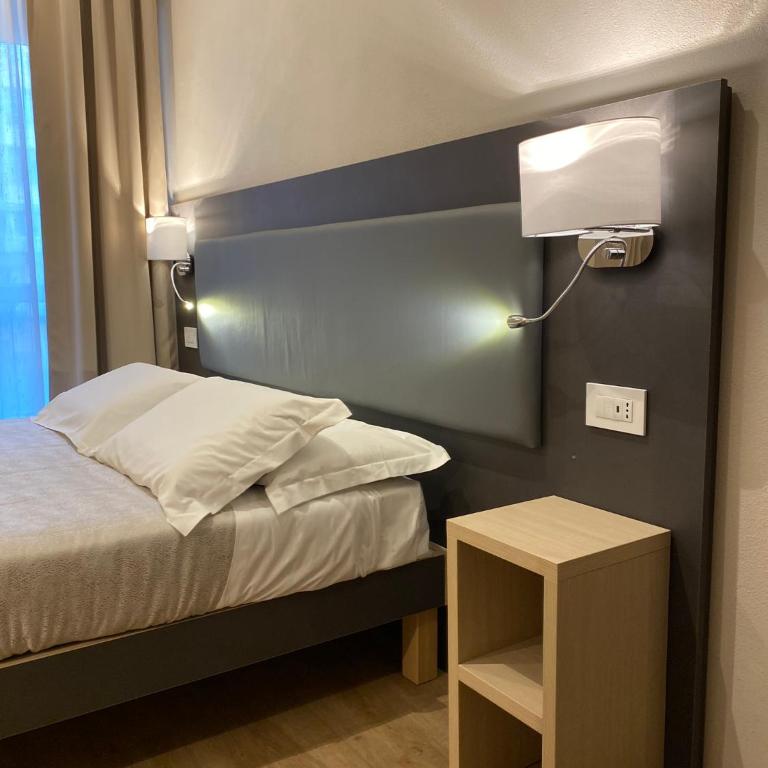Hotel Victoria - Standard Double Room - 14