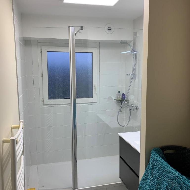65 m2 Centre vannes 2 ch wifi parking - Appartement 2 Chambres - 24