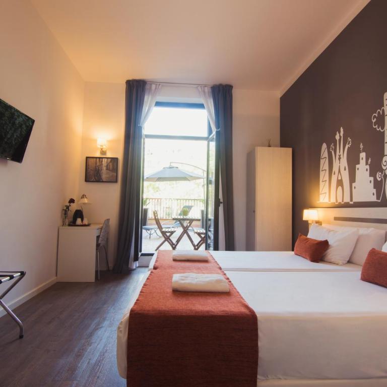 Hostal Live Barcelona - Superior Double or Twin Room with Terrace - 13